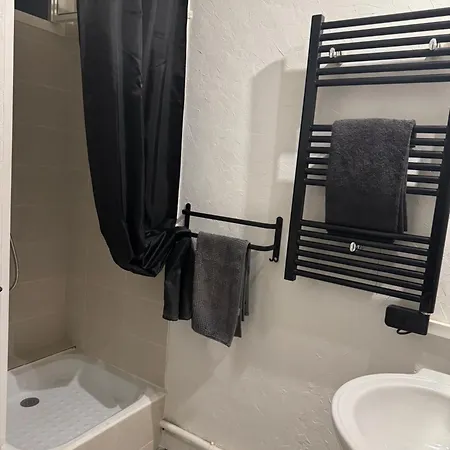 Cosy Entre Port Et Cap Apartment *