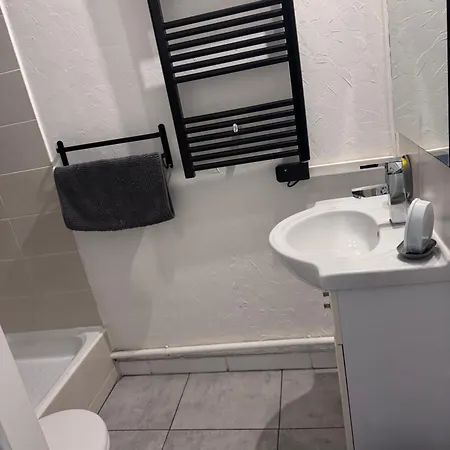 Cosy Entre Port Et Cap Apartment *