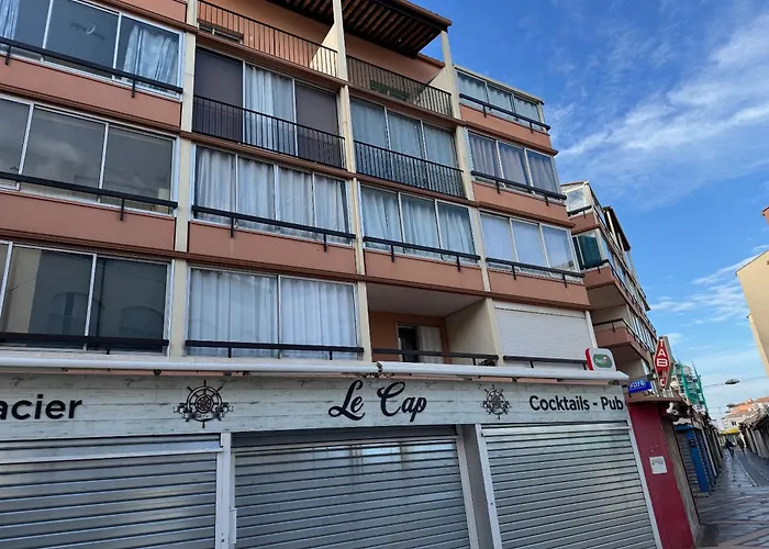 Cosy Entre Port Et Cap Apartment *