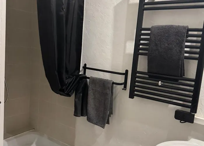 Cosy Entre Port Et Cap Apartment *